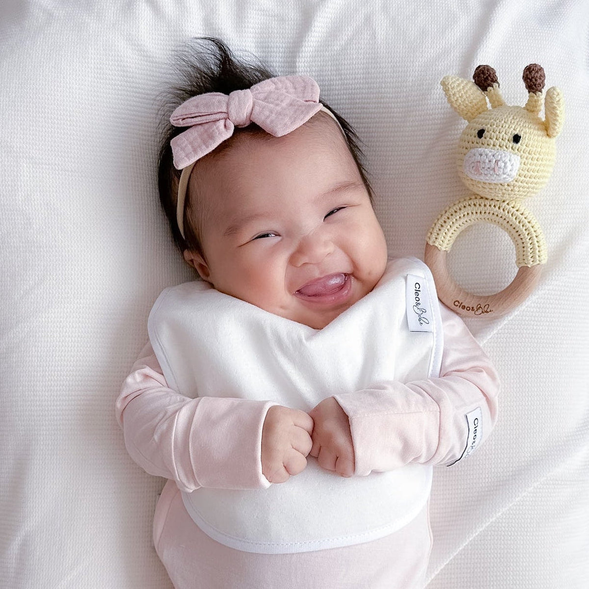 How to Handle Spit-Ups with the Right Reflux Baby Bib